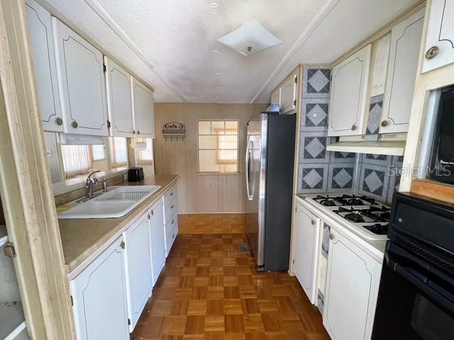 Image 5 of 15 For 821 Turf  