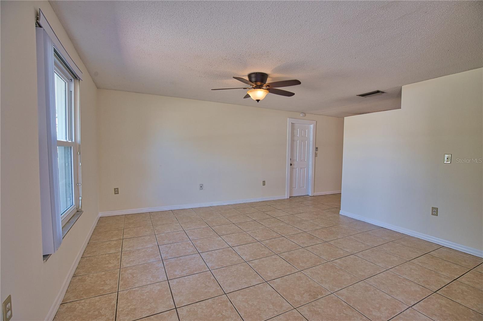 Image 11 of 42 For 1435 Saint Clair Road