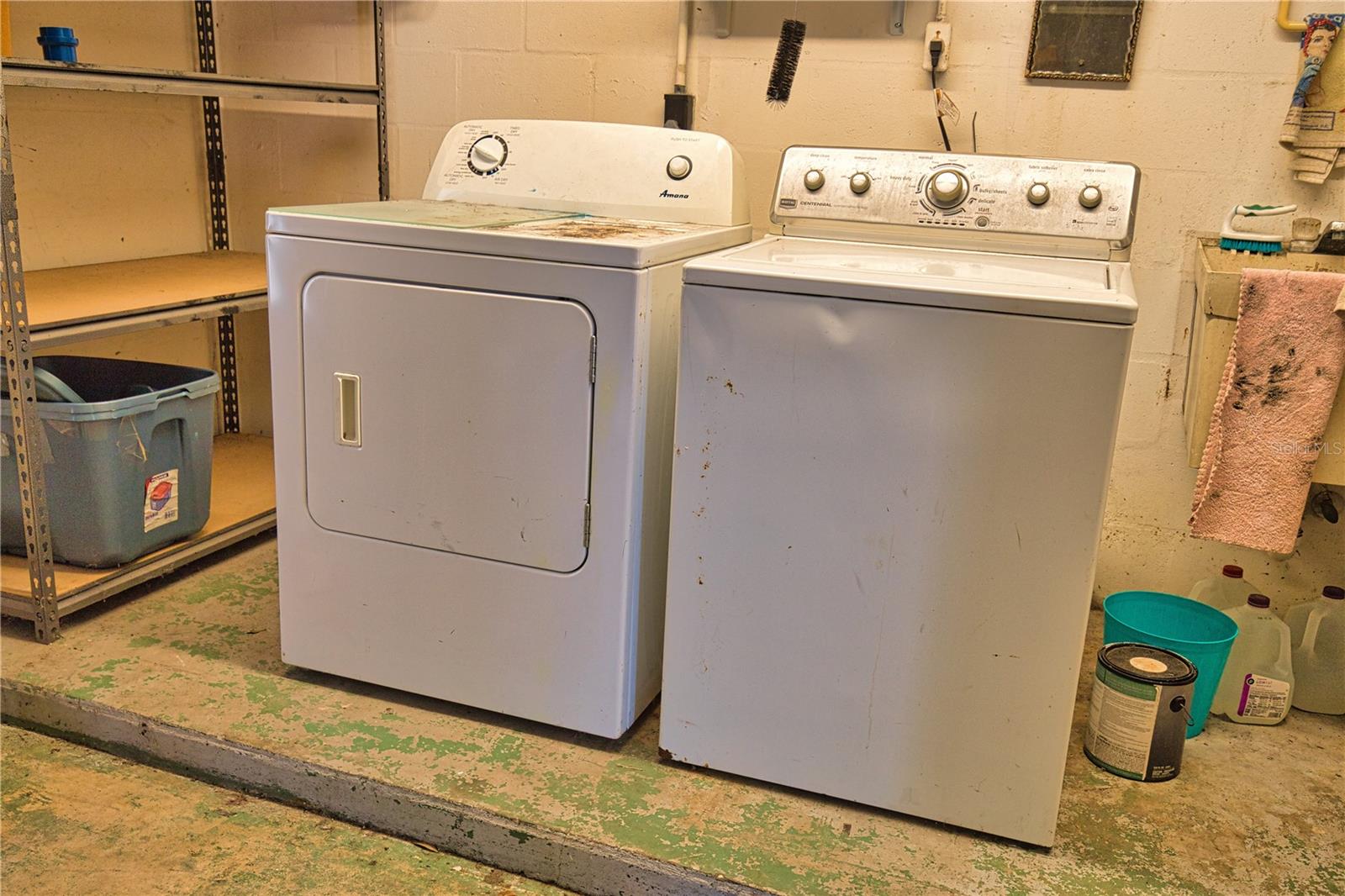 Image 21 of 42 For 1435 Saint Clair Road