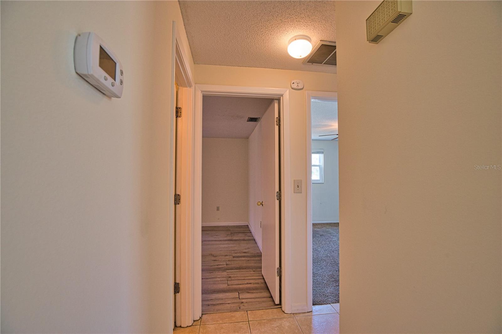 Image 22 of 42 For 1435 Saint Clair Road