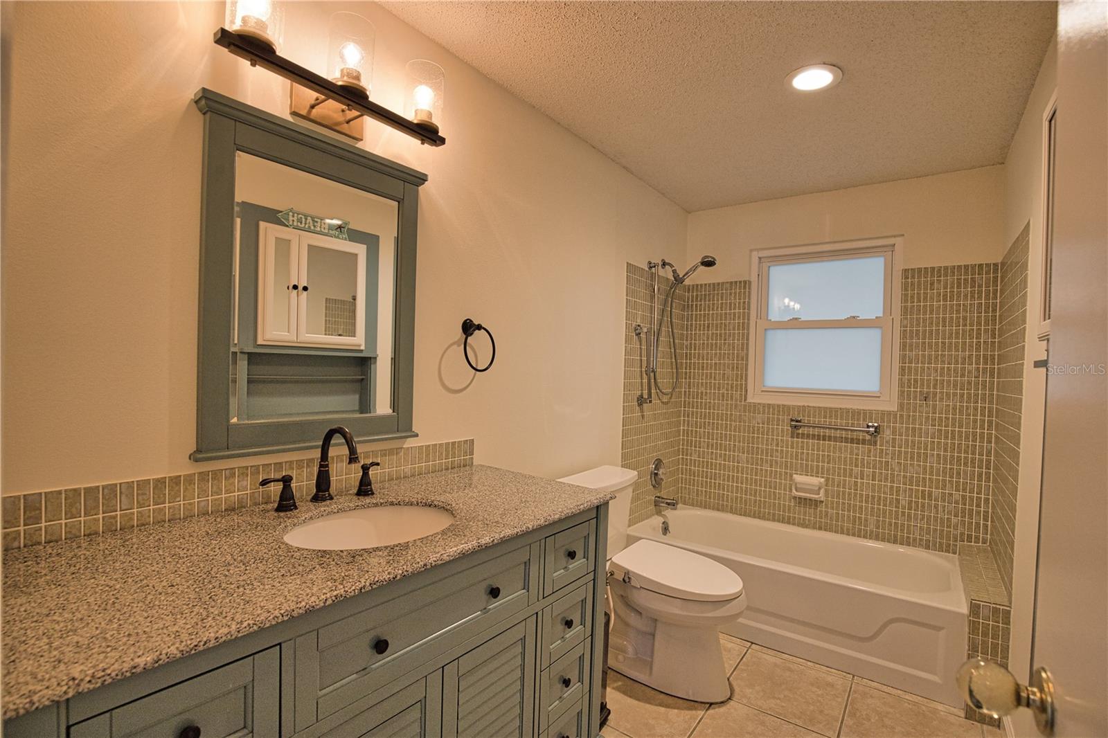 Image 23 of 42 For 1435 Saint Clair Road