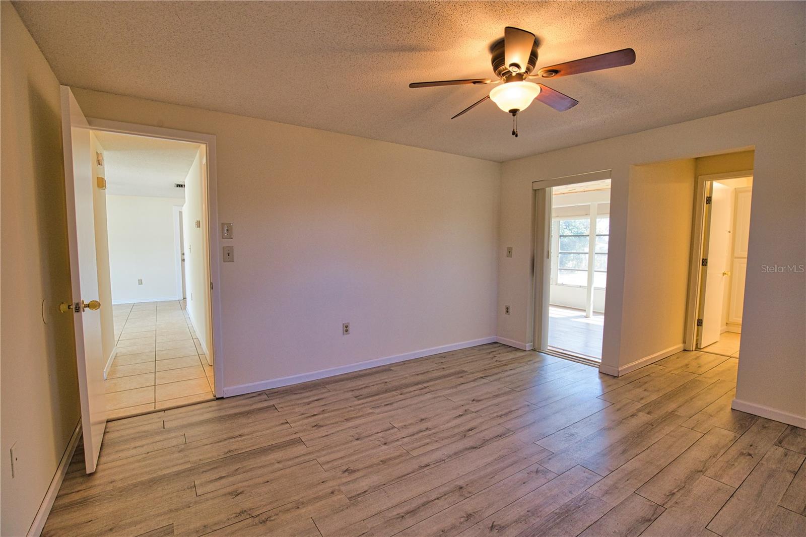 Image 30 of 42 For 1435 Saint Clair Road