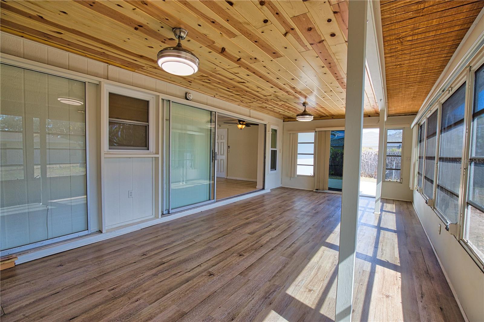 Image 35 of 42 For 1435 Saint Clair Road