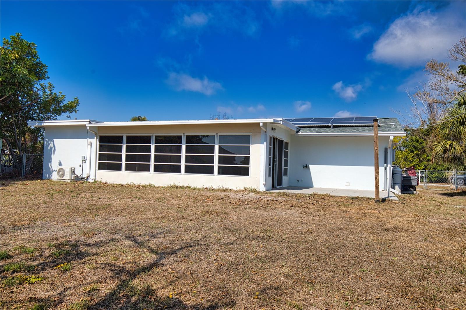 Image 40 of 42 For 1435 Saint Clair Road