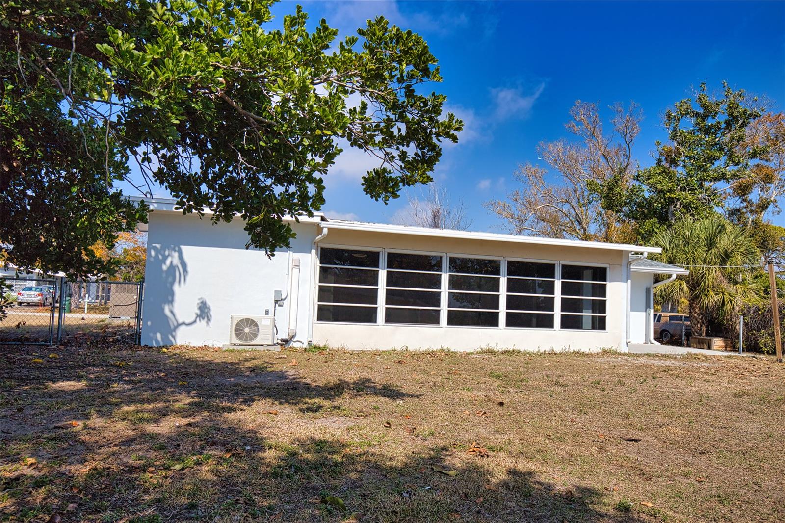 Image 42 of 42 For 1435 Saint Clair Road