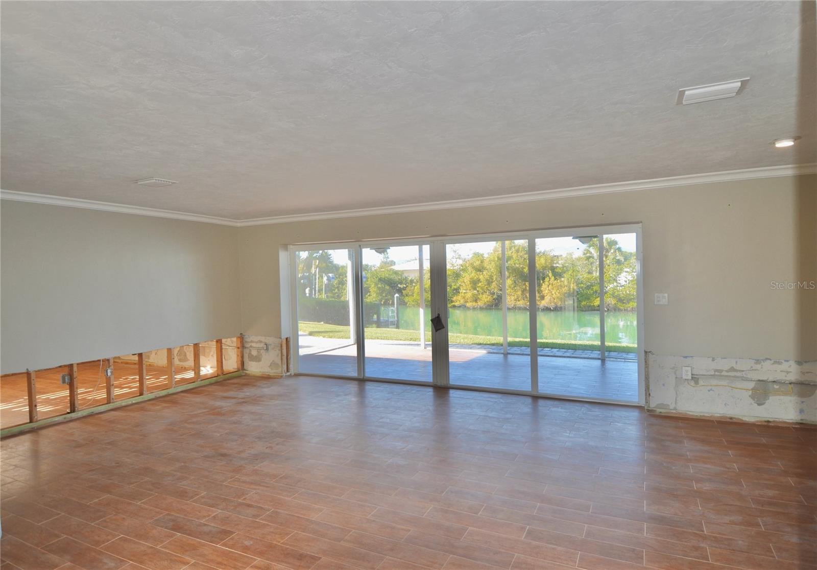 Image 12 of 55 For 724 El Dorado Drive