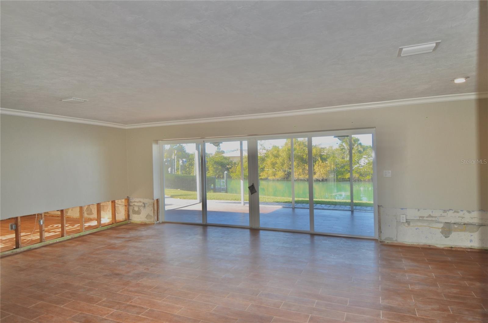 Image 14 of 55 For 724 El Dorado Drive