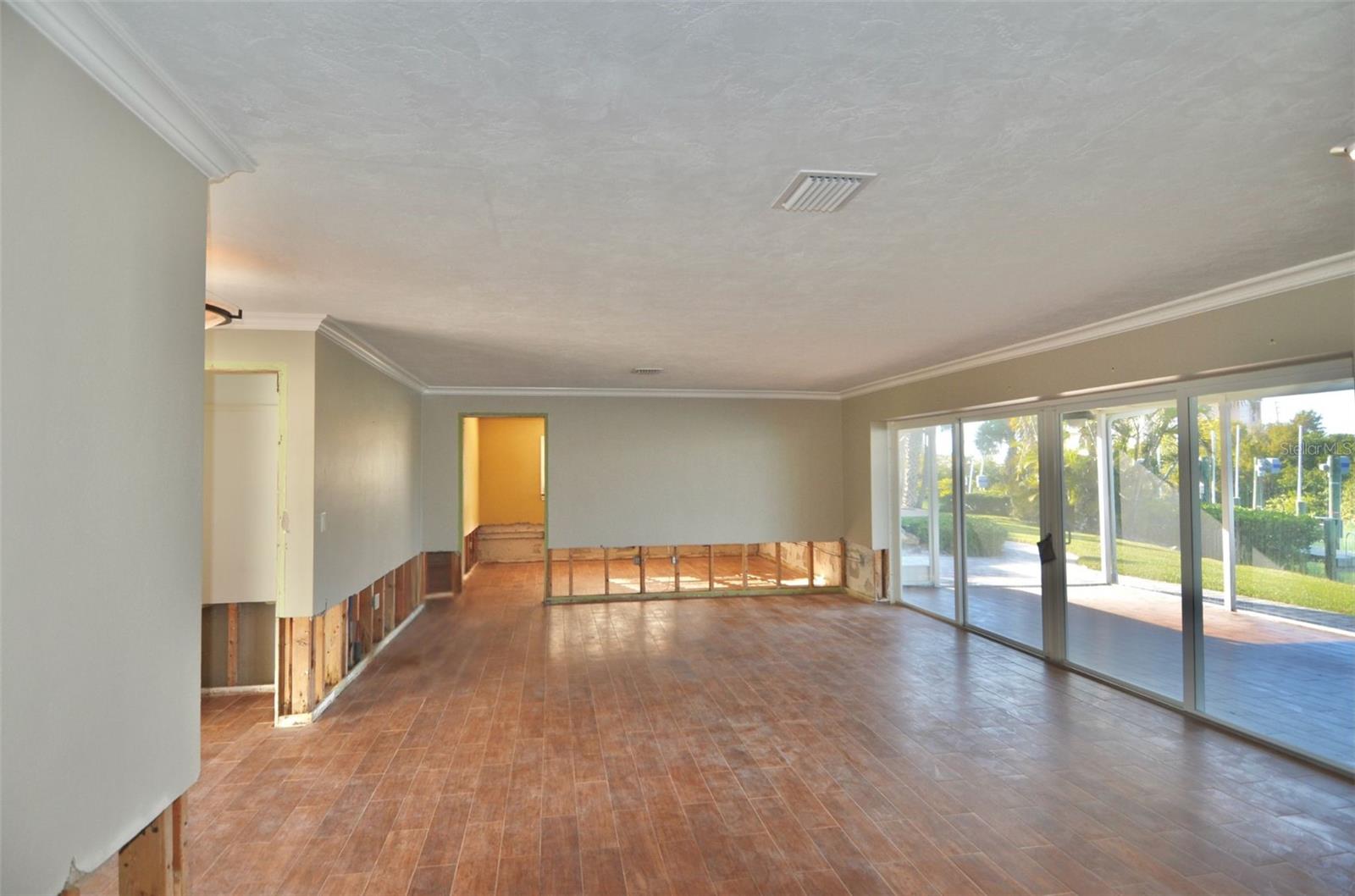 Image 15 of 55 For 724 El Dorado Drive