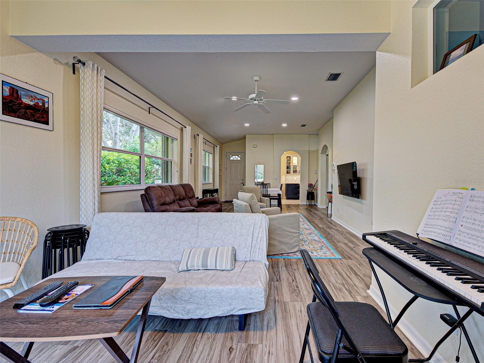 Image 13 of 52 For 251 Vista Del Lago Way