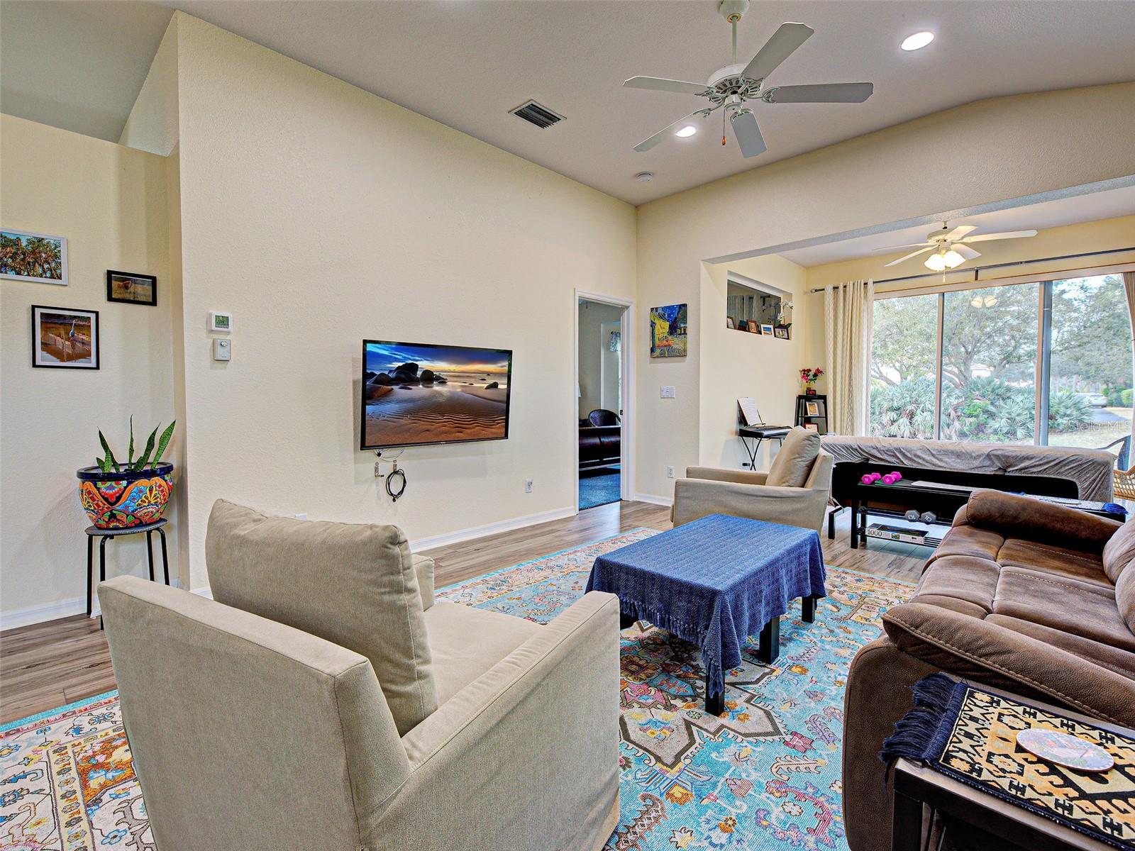 Image 8 of 52 For 251 Vista Del Lago Way