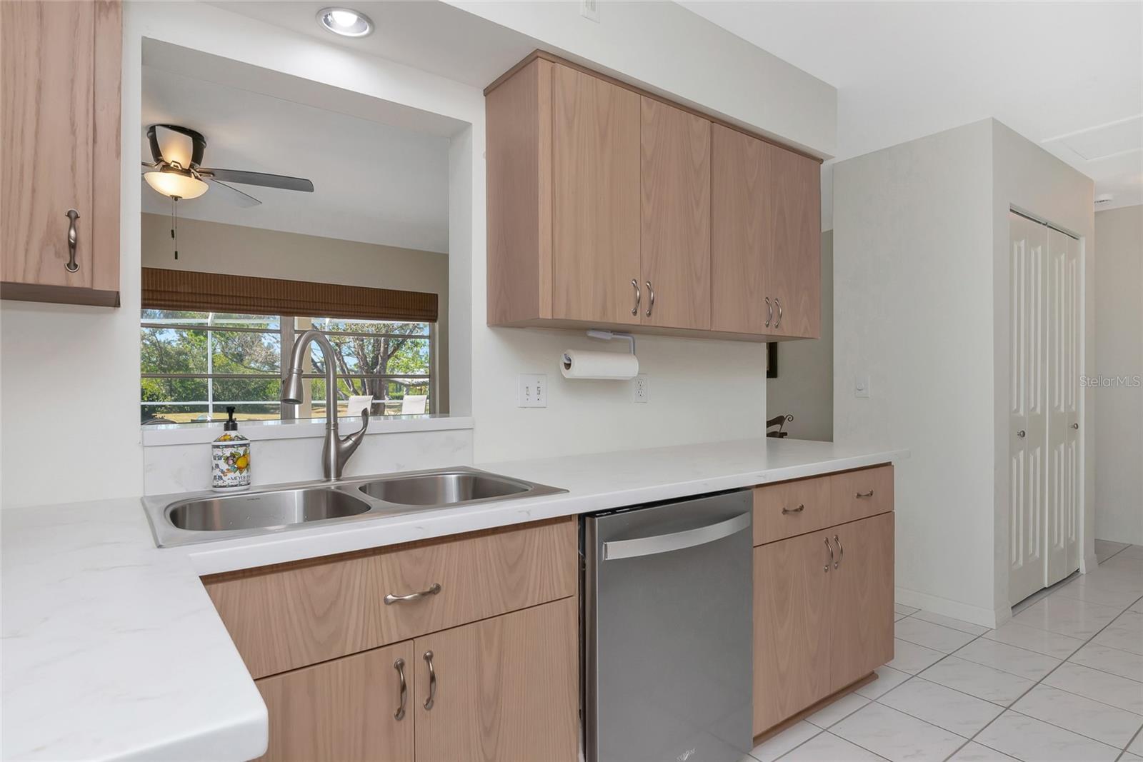 Image 10 of 84 For 950 Oxford Drive