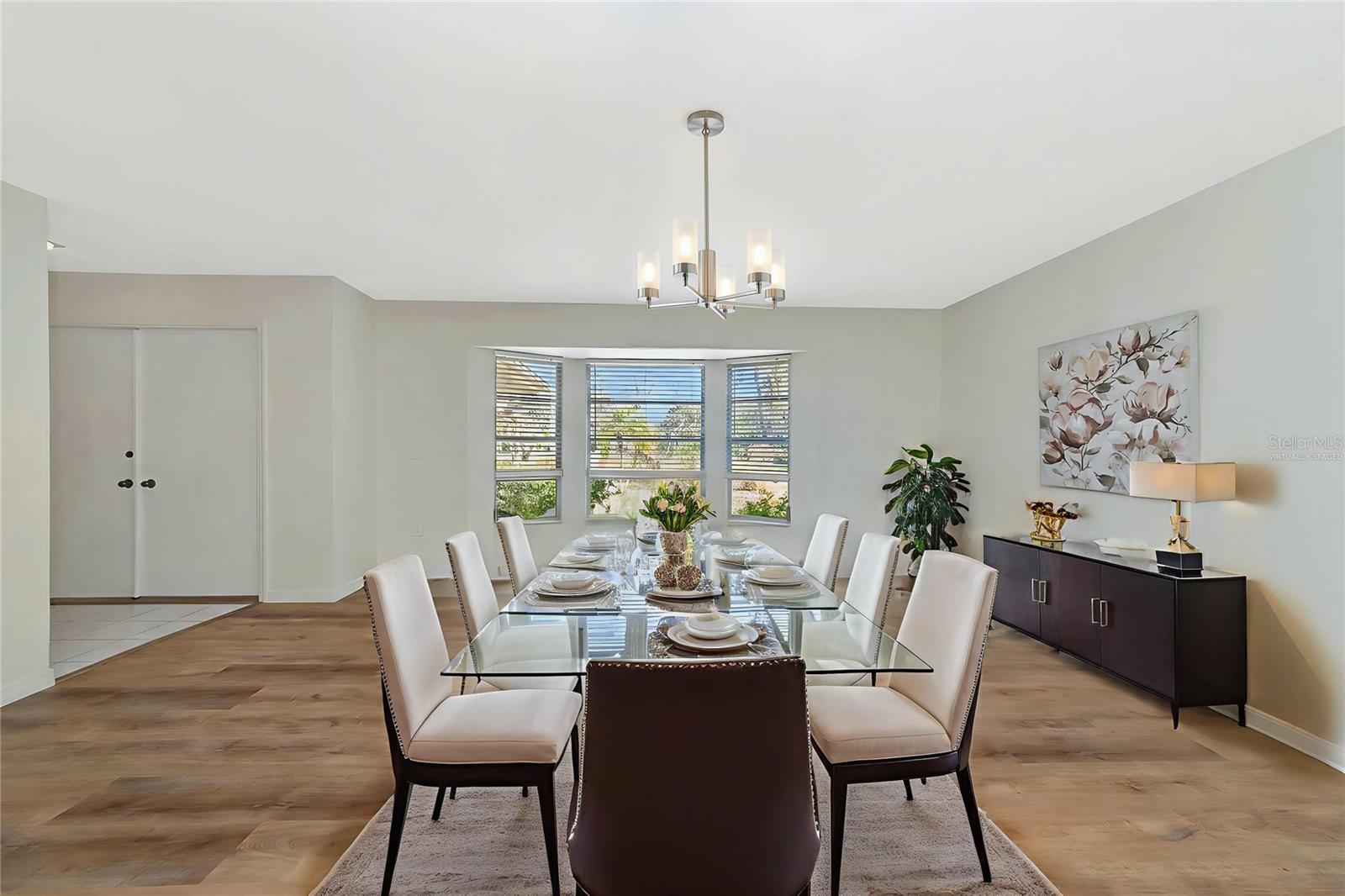 Image 14 of 84 For 950 Oxford Drive