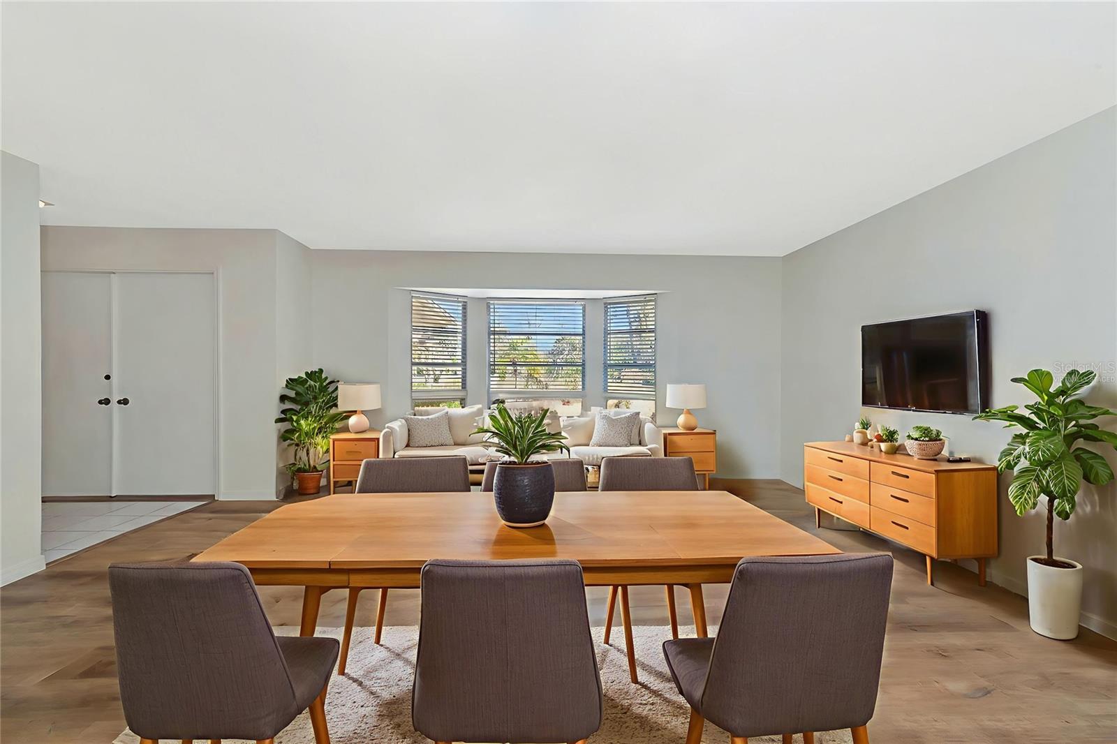 Image 15 of 84 For 950 Oxford Drive