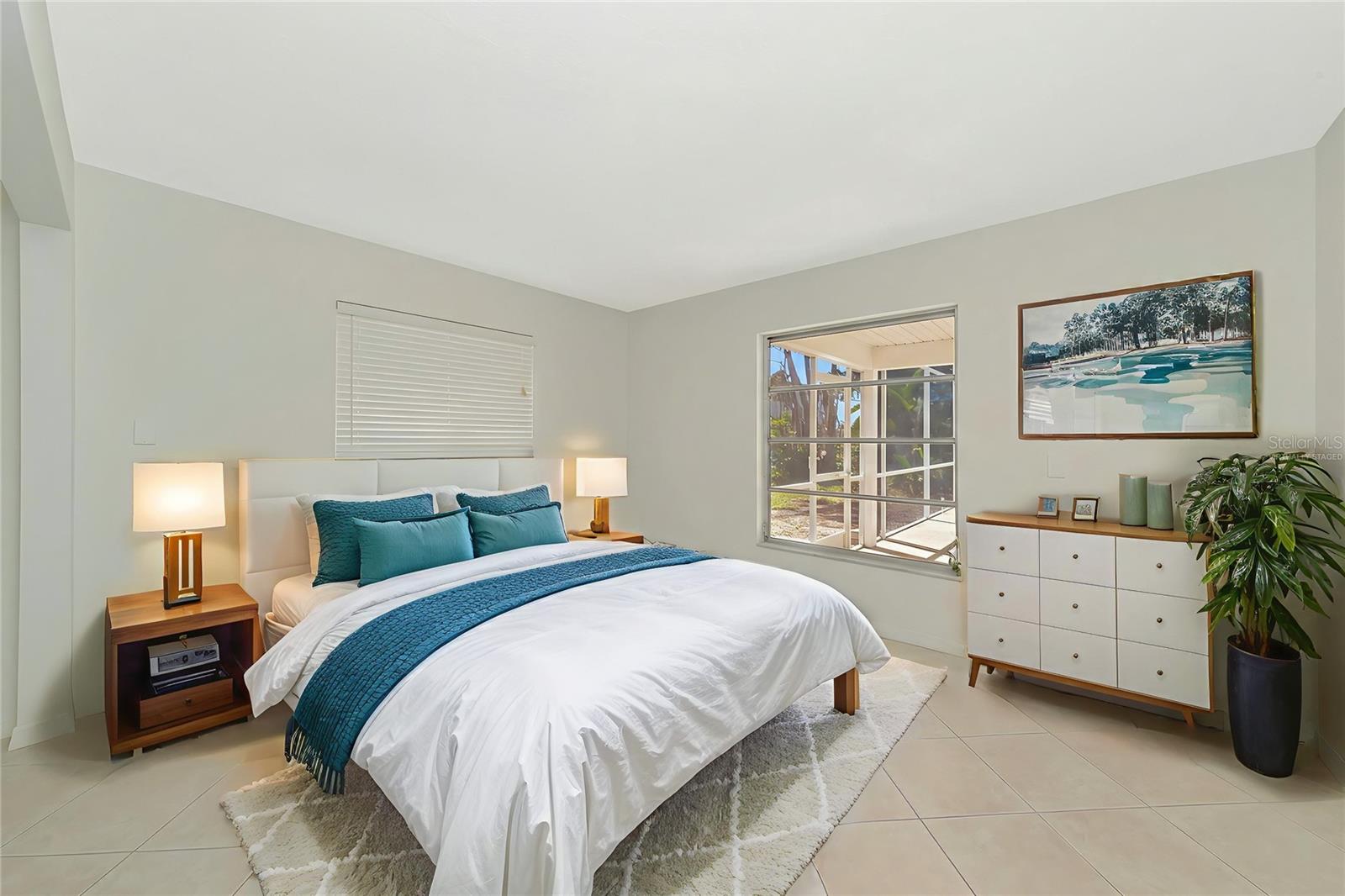 Image 23 of 84 For 950 Oxford Drive