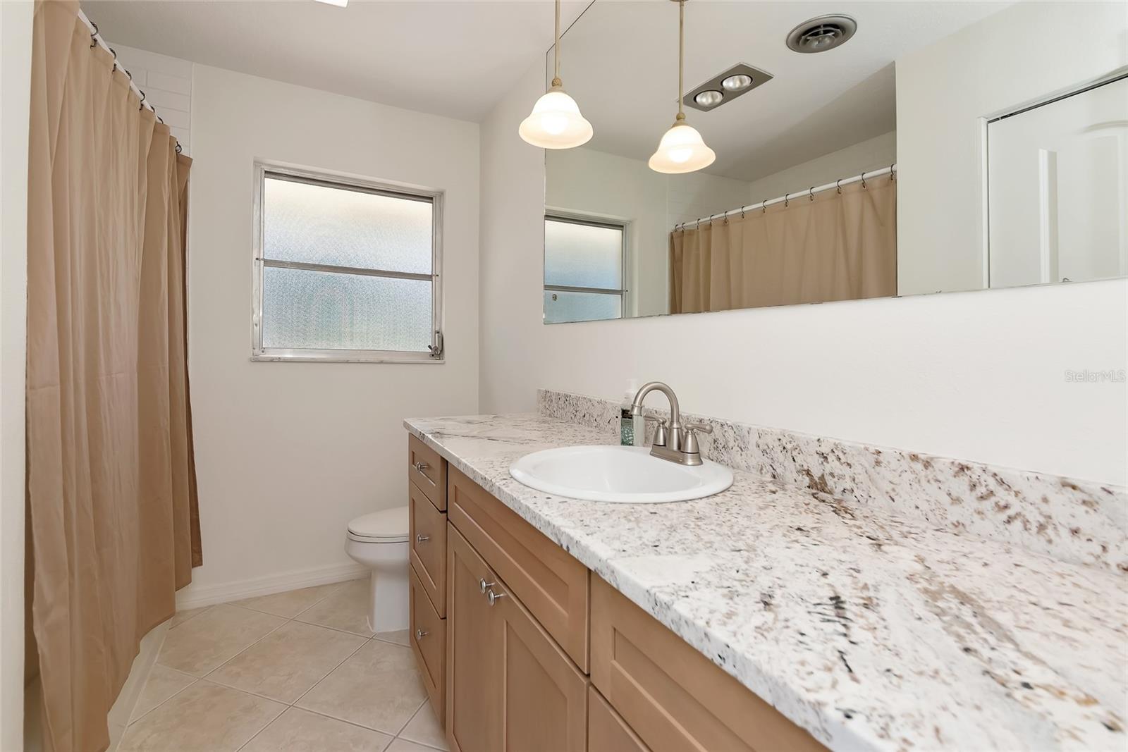 Image 25 of 84 For 950 Oxford Drive