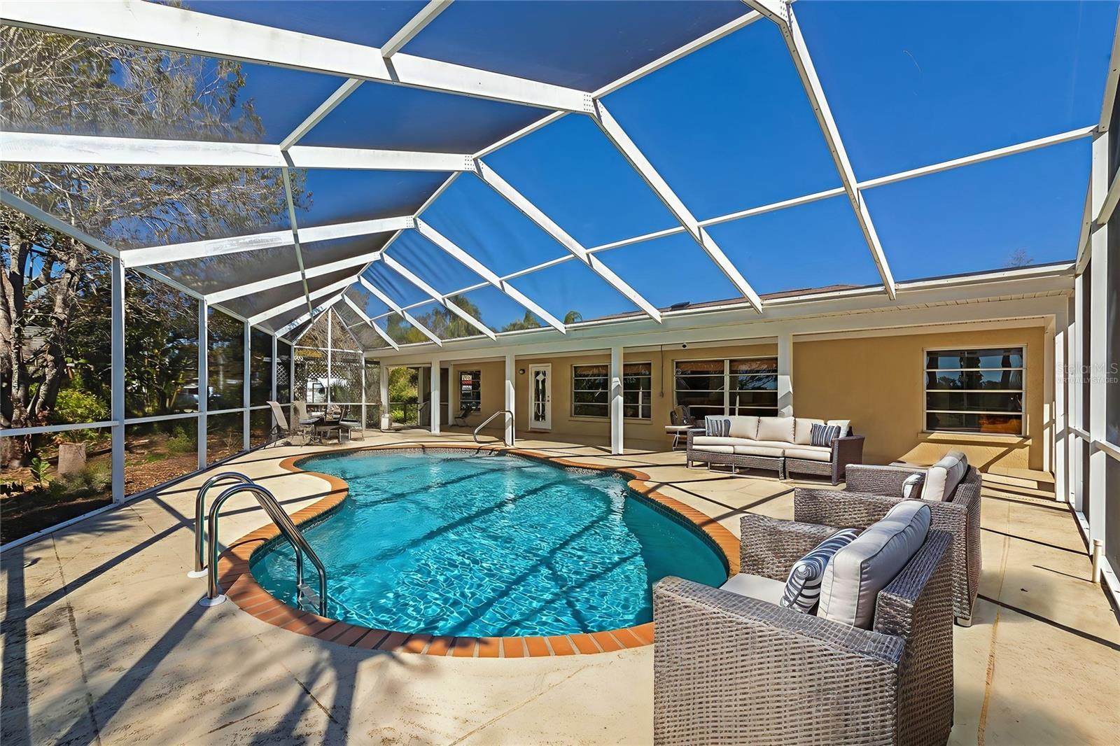 Image 28 of 84 For 950 Oxford Drive