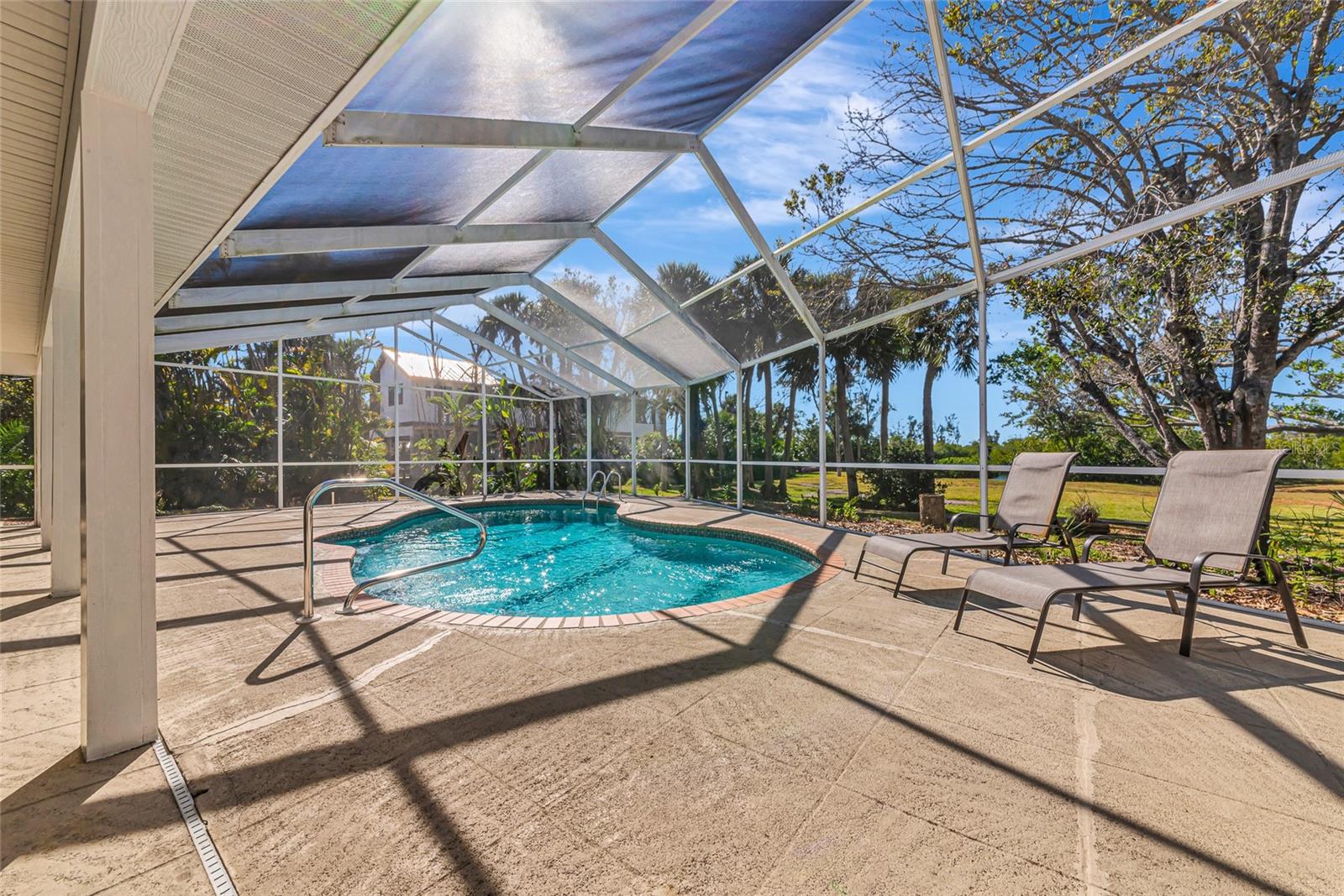 Image 32 of 84 For 950 Oxford Drive