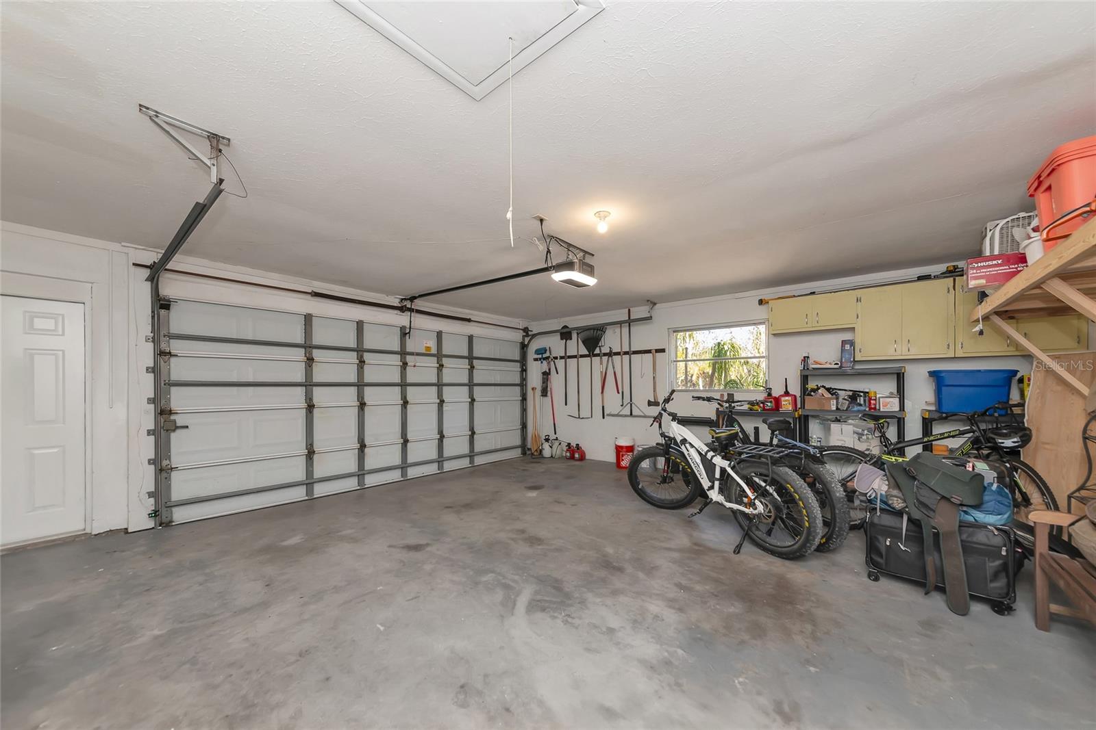 Image 40 of 84 For 950 Oxford Drive