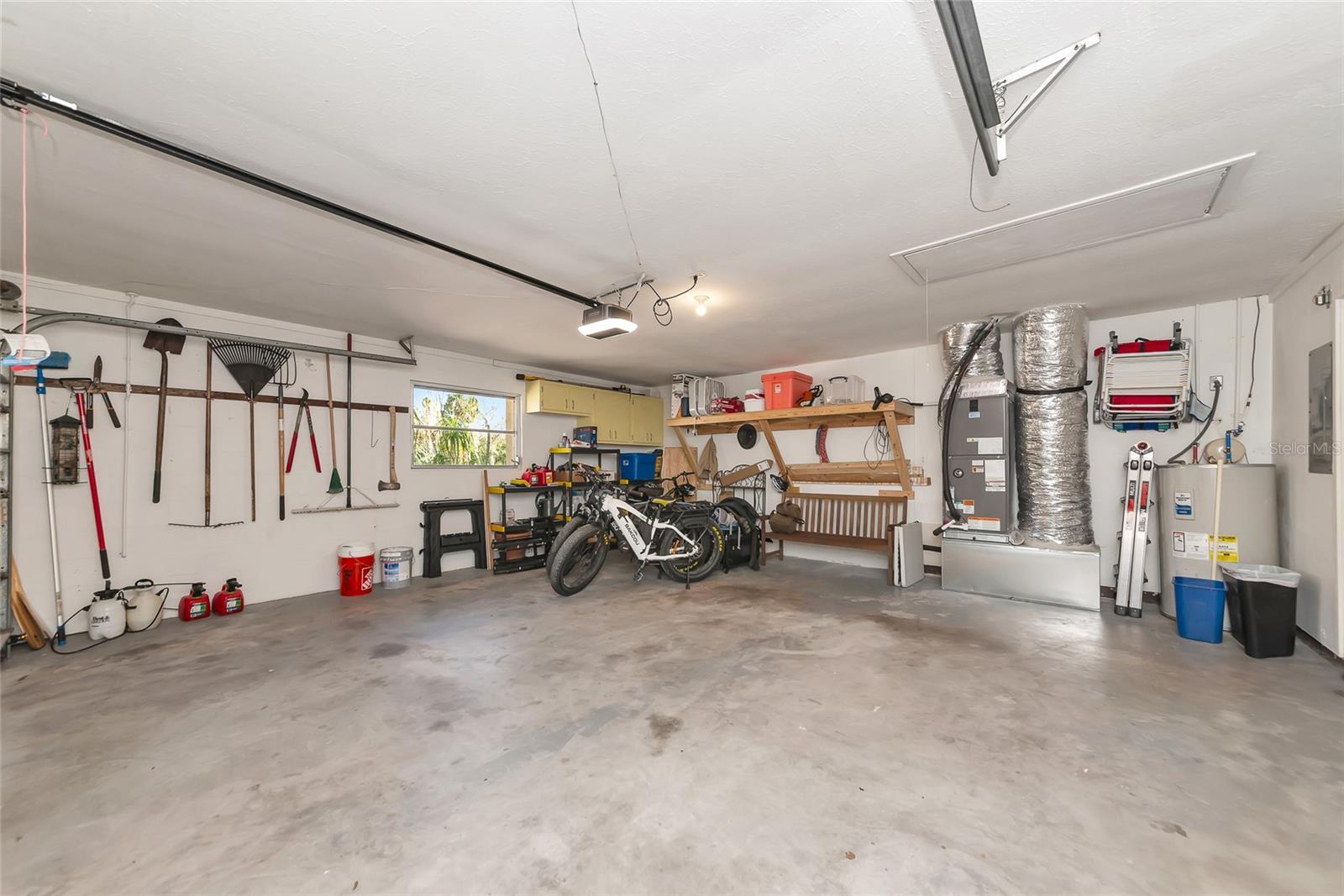 Image 41 of 84 For 950 Oxford Drive