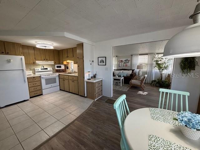 Image 8 of 36 For 740 Carefree