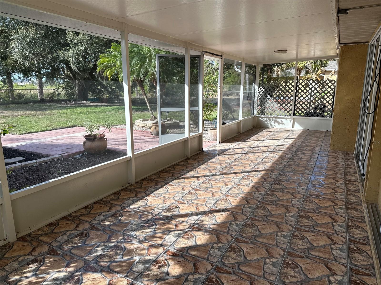 Image 15 of 30 For 4395 Hansard Avenue