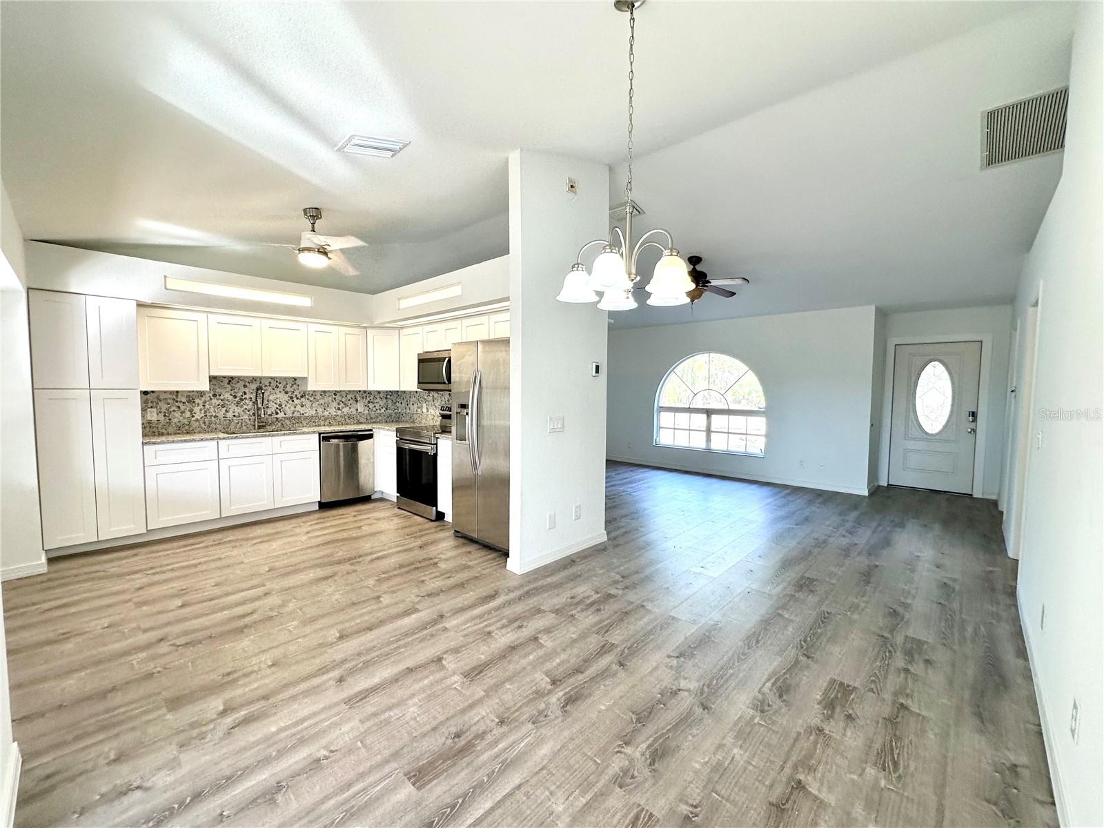 Image 3 of 30 For 4395 Hansard Avenue