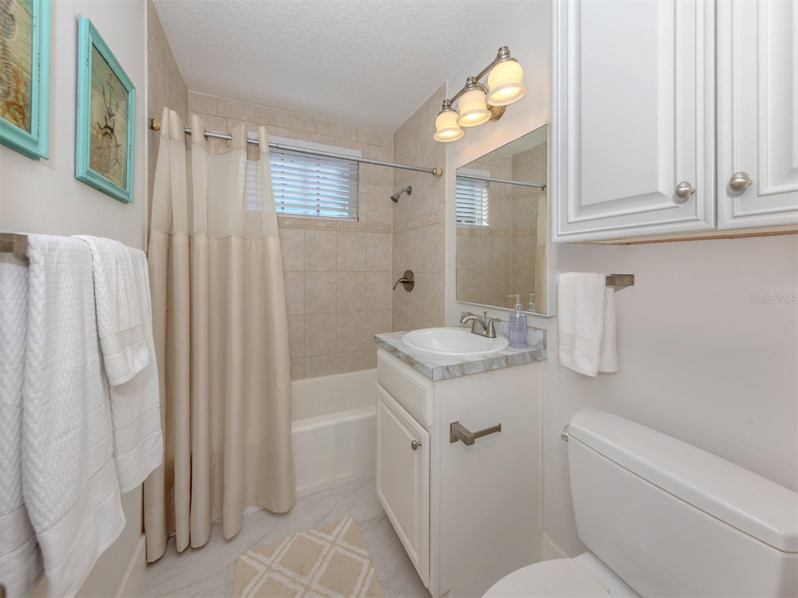 Image 13 of 31 For 498 Buena Vista Drive