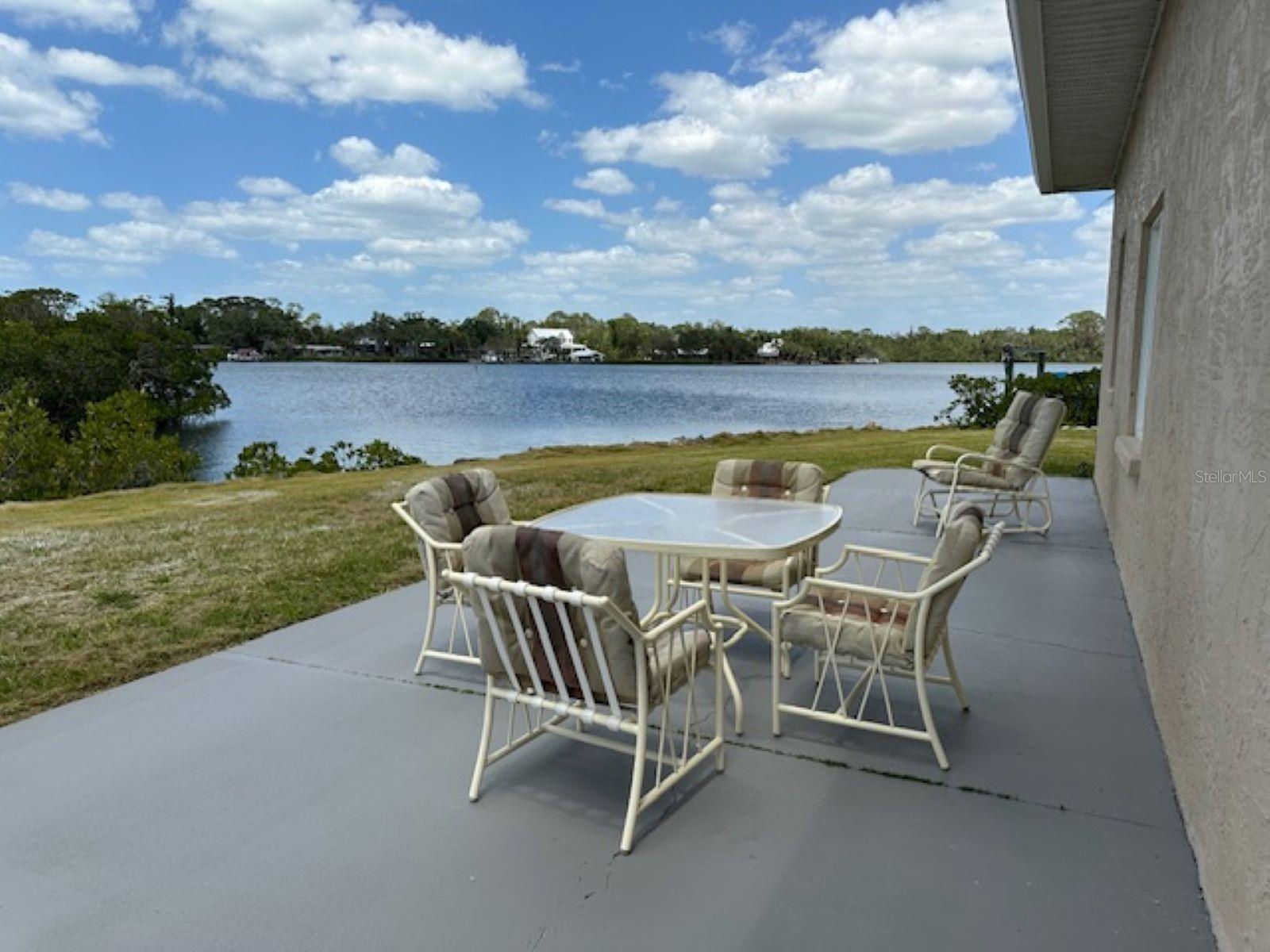 Image 18 of 31 For 498 Buena Vista Drive