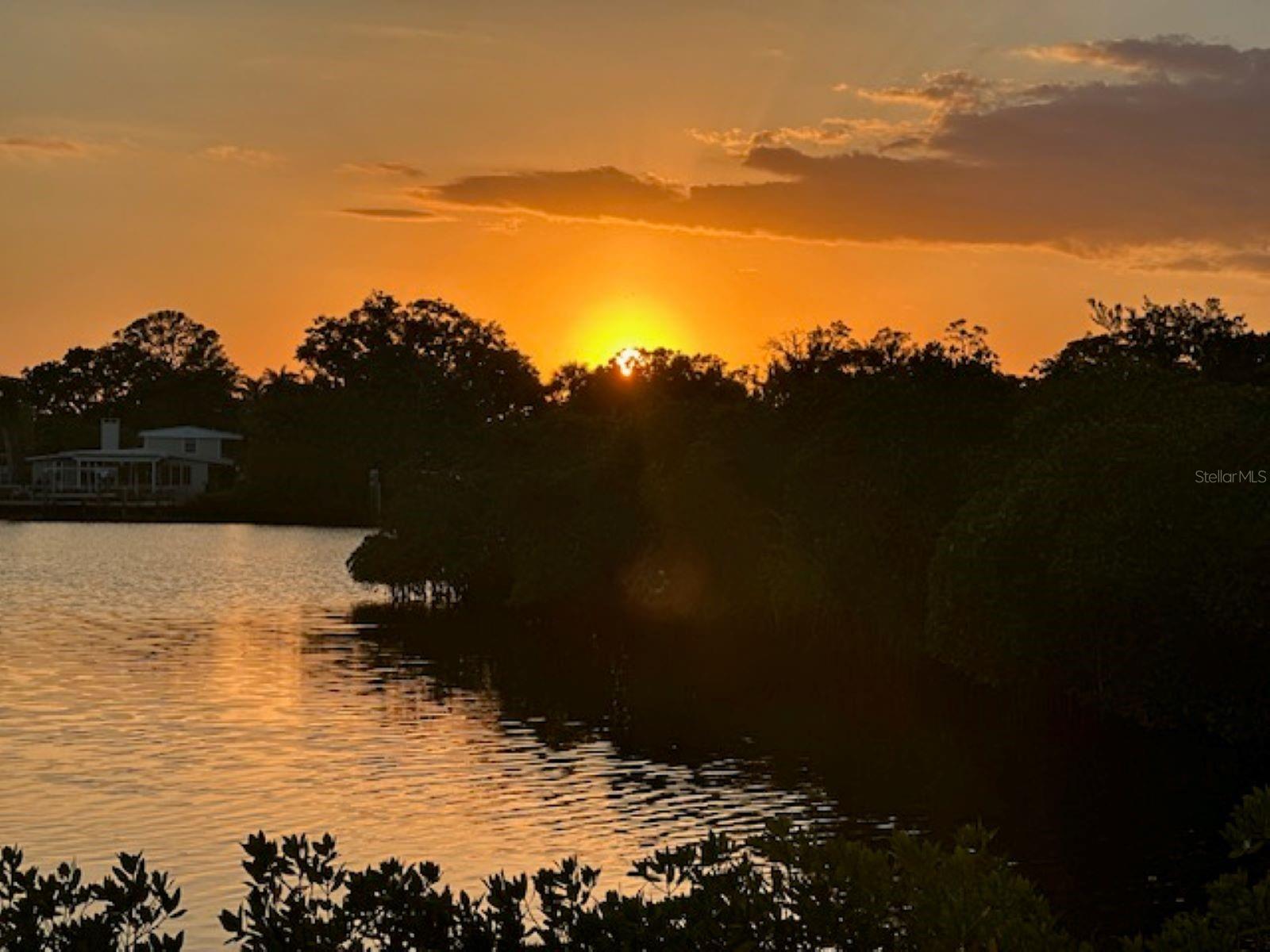 Image 2 of 31 For 498 Buena Vista Drive