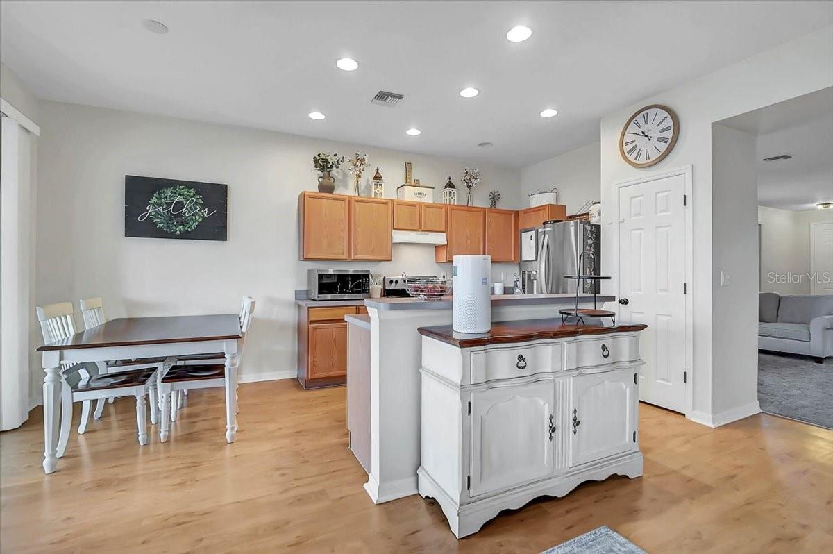 Image 19 of 33 For 25199 Chiclayo Avenue