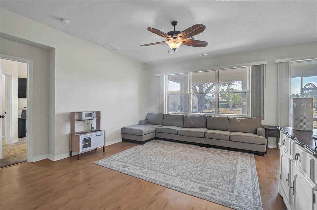 Image 22 of 33 For 25199 Chiclayo Avenue