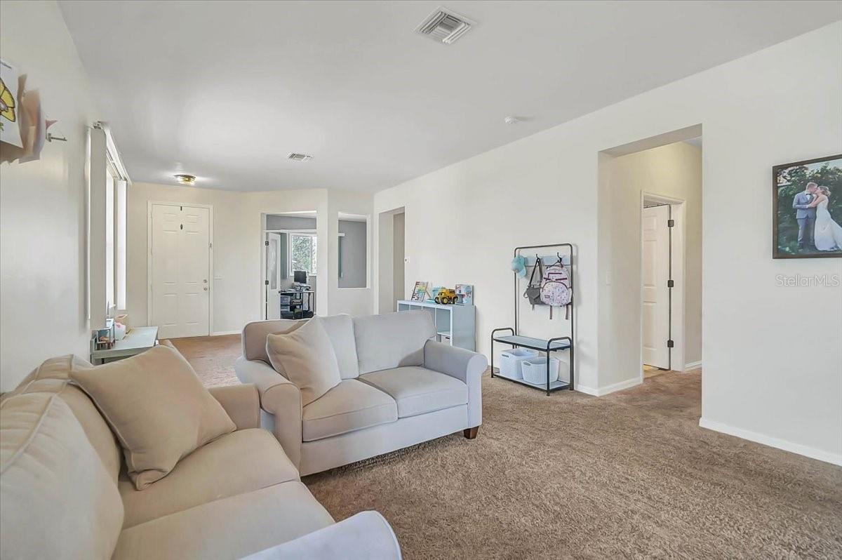 Image 5 of 33 For 25199 Chiclayo Avenue