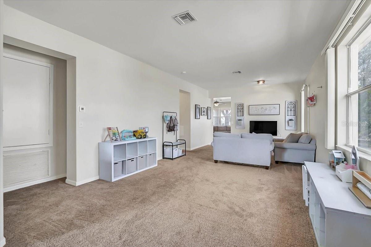 Image 6 of 33 For 25199 Chiclayo Avenue