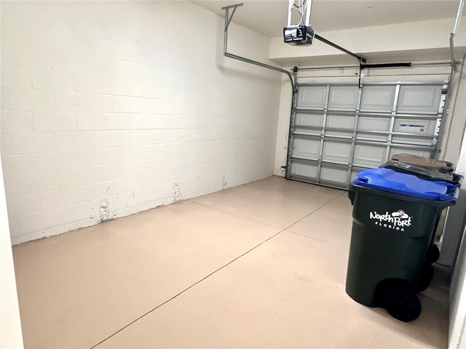 Image 16 of 19 For 20248 Lagente Circle