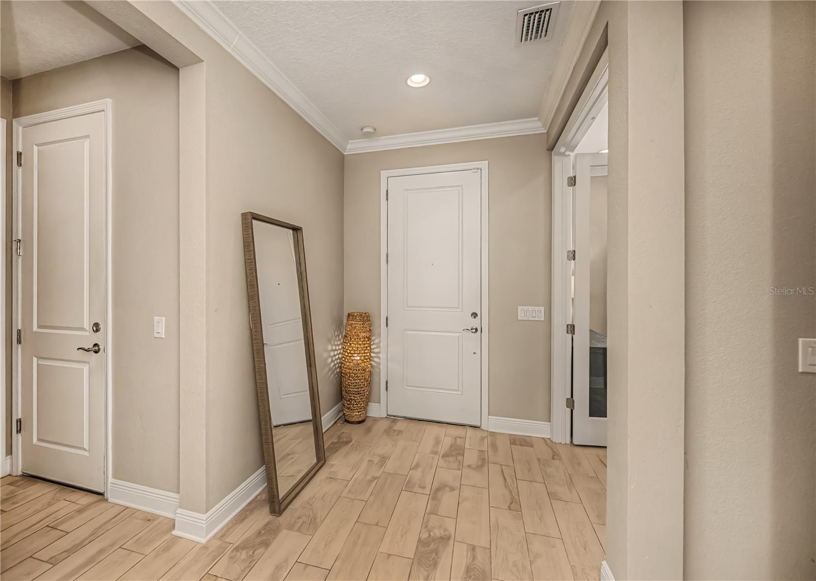 Image 5 of 79 For 19879 Bridgetown Loop