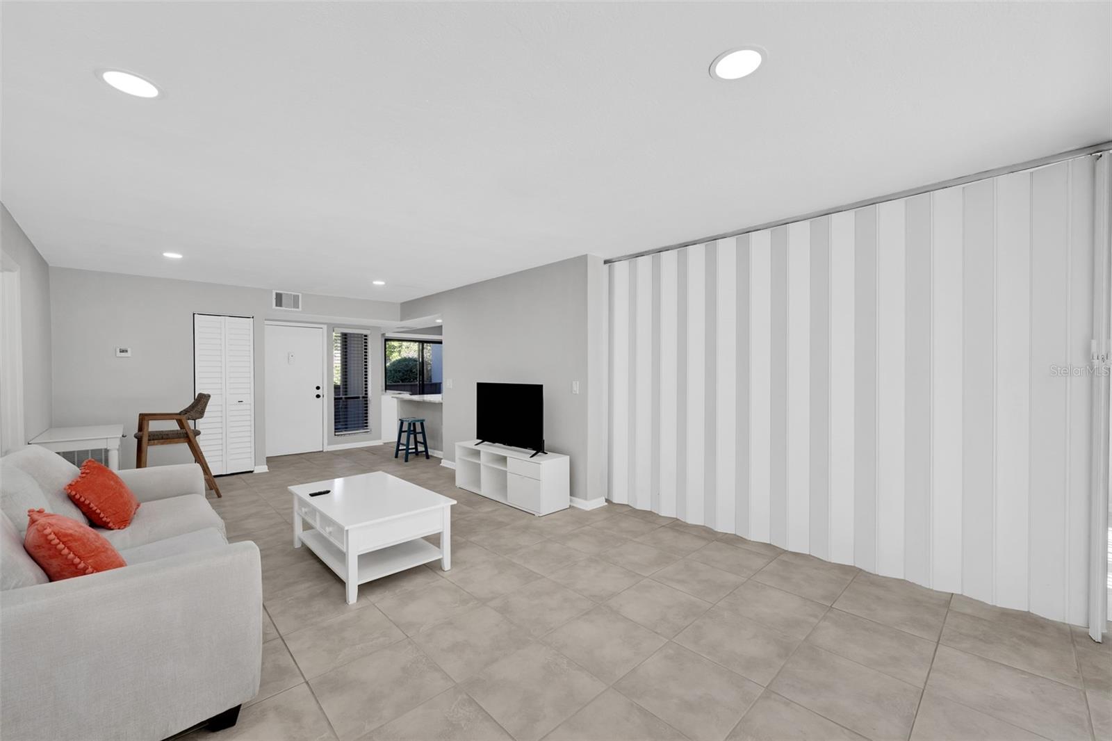 Image 21 of 46 For 1697 Brookhouse Circle 116