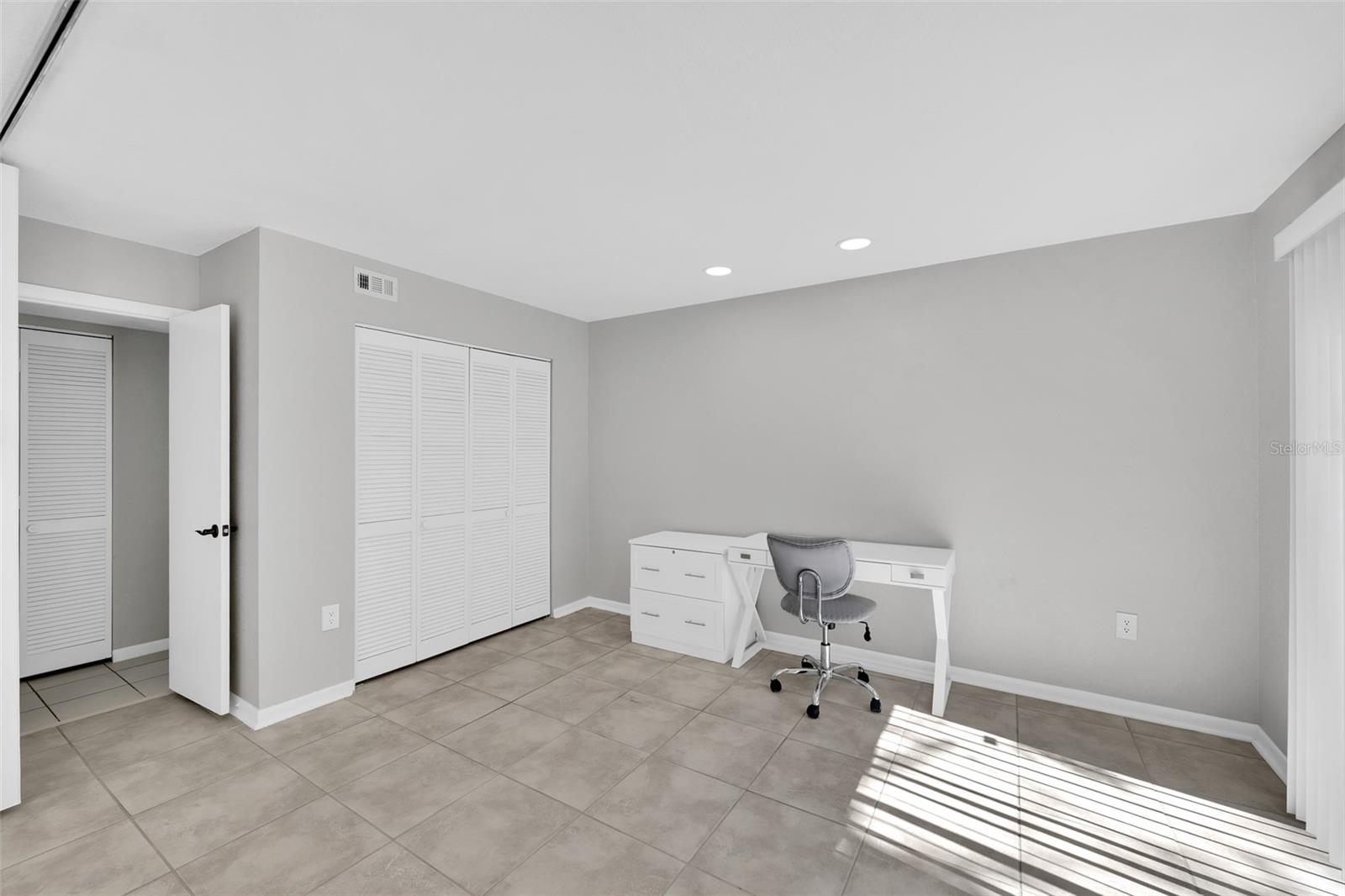 Image 22 of 46 For 1697 Brookhouse Circle 116