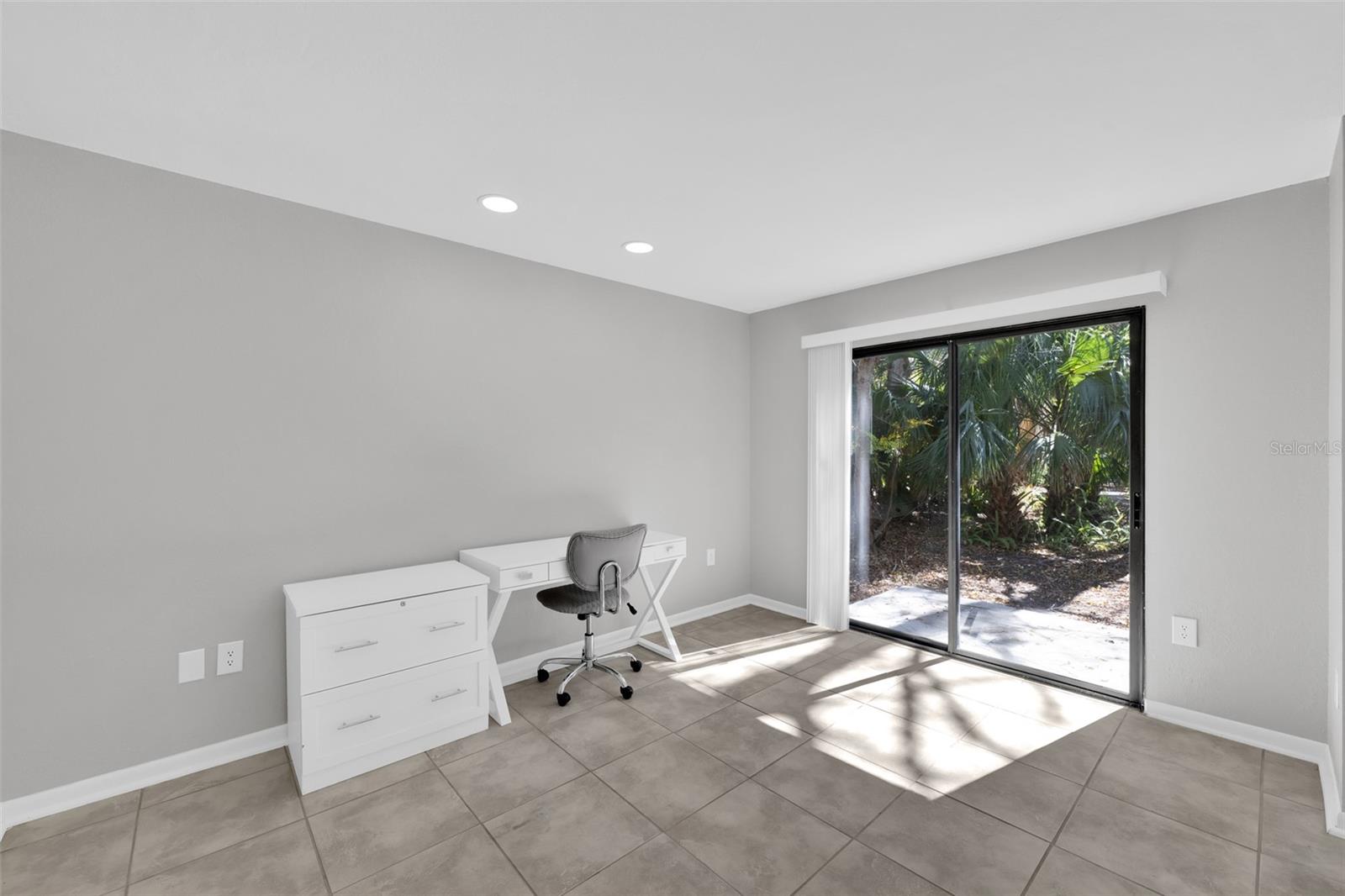 Image 26 of 46 For 1697 Brookhouse Circle 116