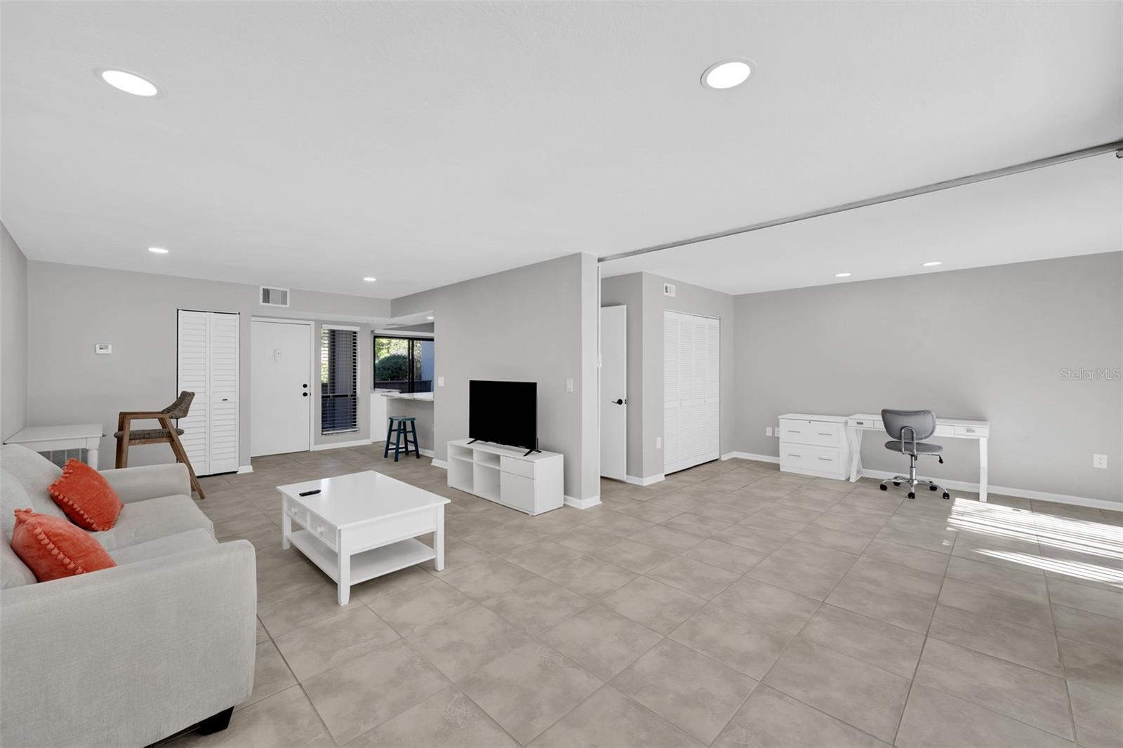 Image 6 of 46 For 1697 Brookhouse Circle 116