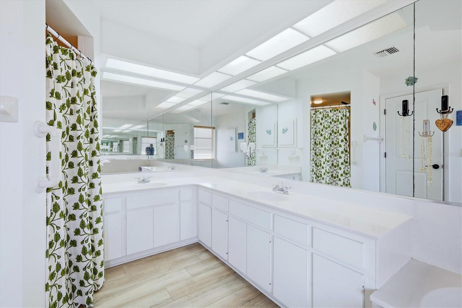 Image 18 of 41 For 5816 Garfield Road