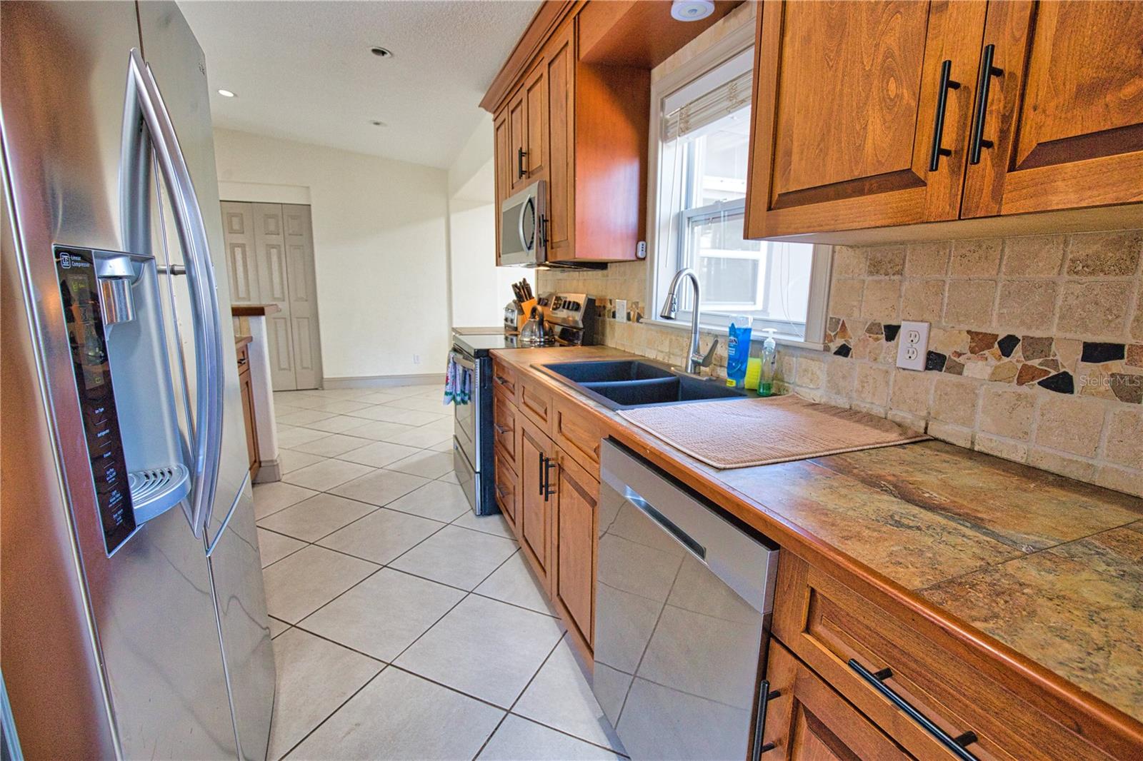 Image 19 of 47 For 1937 Gold Avenue