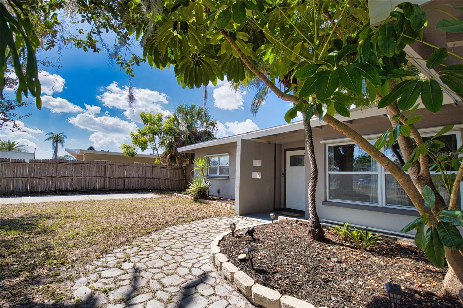 Image 2 of 47 For 1937 Gold Avenue