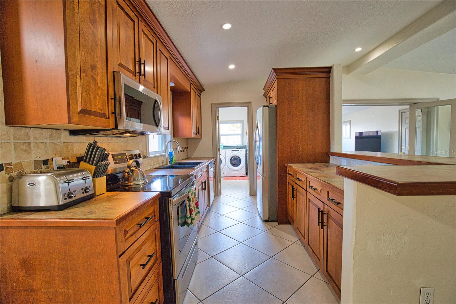 Image 20 of 47 For 1937 Gold Avenue