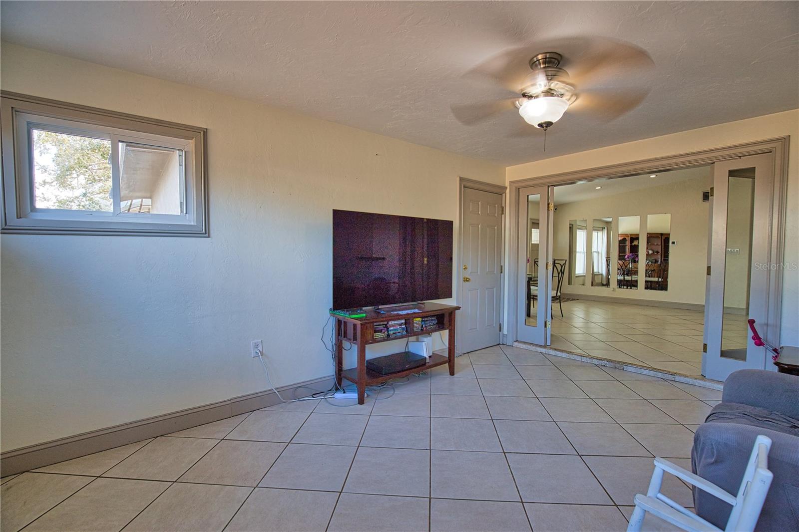 Image 24 of 47 For 1937 Gold Avenue