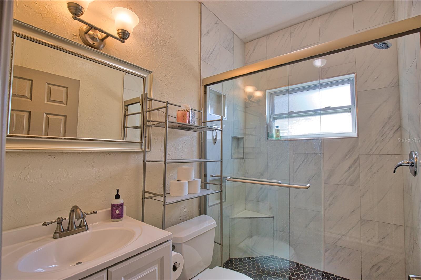 Image 37 of 47 For 1937 Gold Avenue