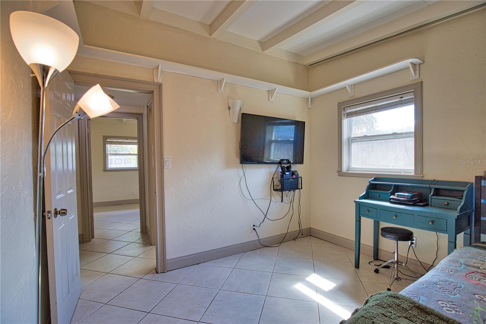 Image 39 of 47 For 1937 Gold Avenue