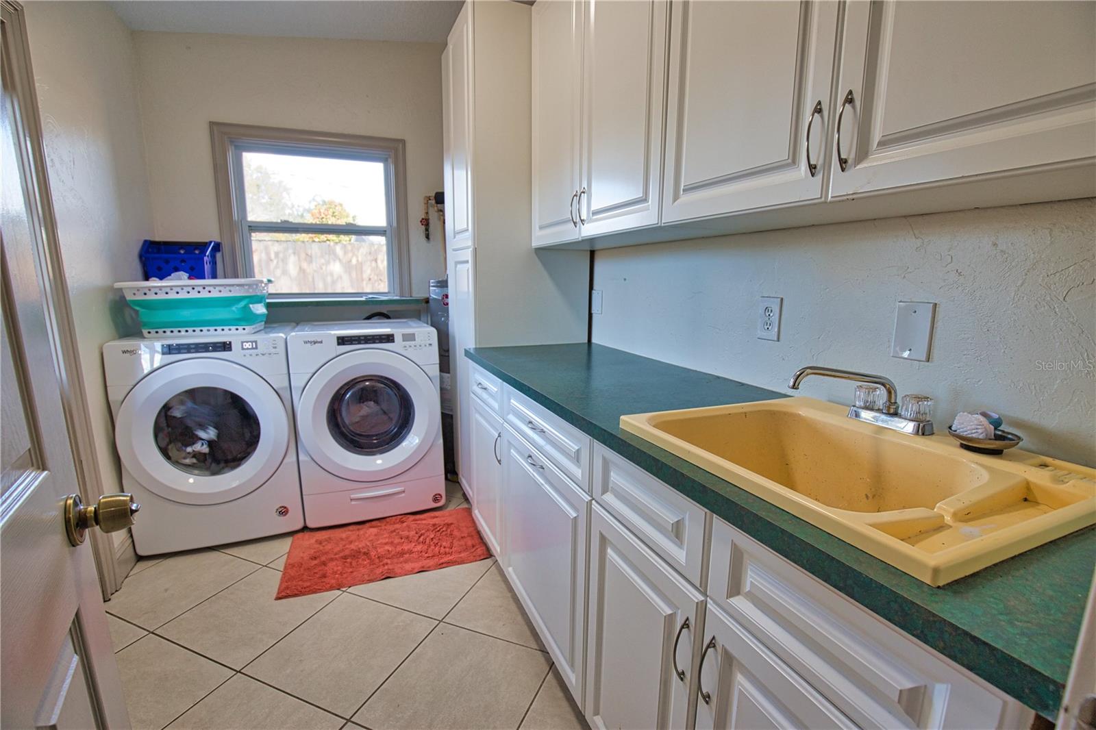 Image 41 of 47 For 1937 Gold Avenue