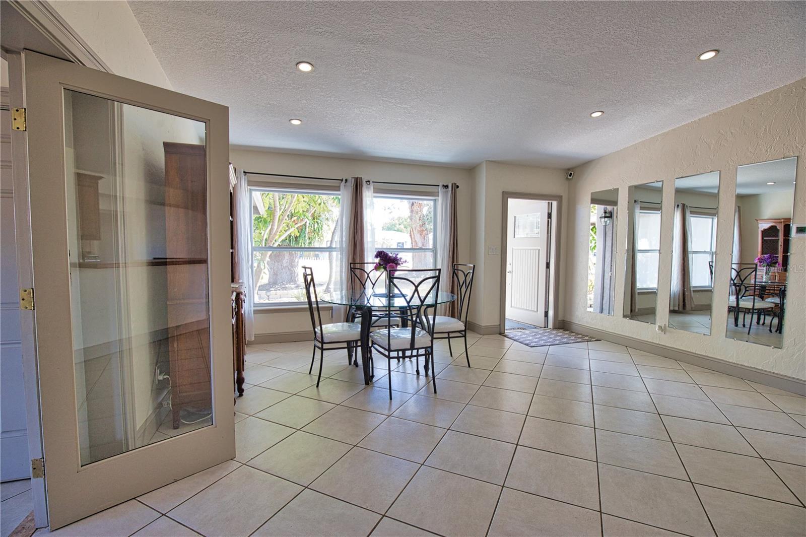 Image 9 of 47 For 1937 Gold Avenue