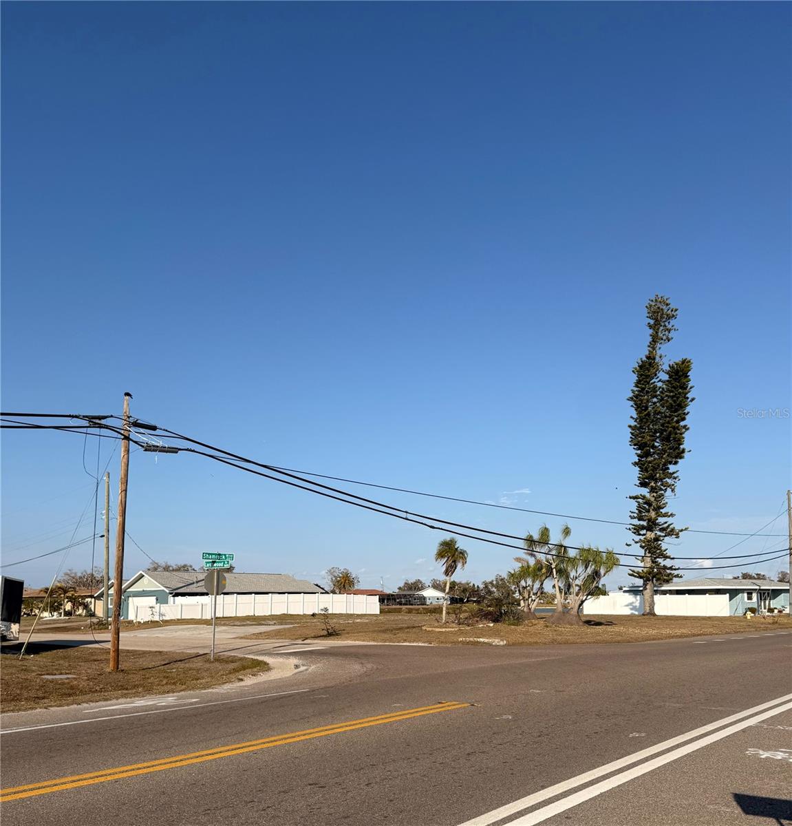 Image 3 of 8 For 303 Shamrock Boulevard