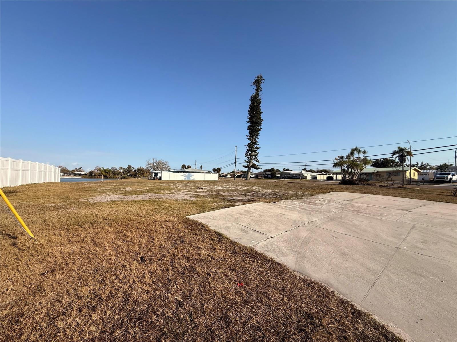 Image 5 of 8 For 303 Shamrock Boulevard